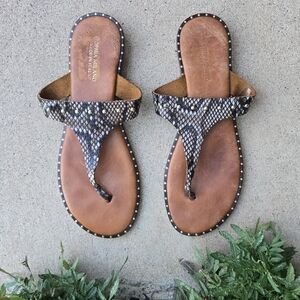 Sofia Milano Made In Italy Leather Thong Sandal Snake Skin Pattern Studded 8.5